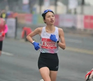 开云app-口碑反转！张水花辞职88天直播30场 500万人围观 粉丝18万|张水华|马拉松|柳州|奖金|冠军_新浪体育_新浪新闻