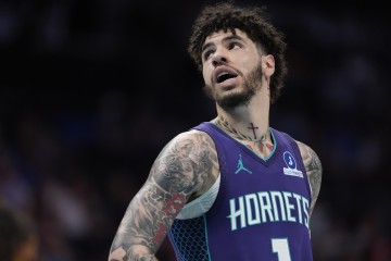 虎头蛇尾！拉梅洛·鲍尔24中12&amp;三分15中6空砍36+5+6 末节零分