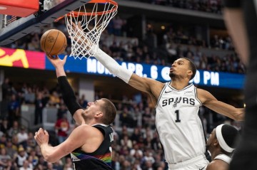 开云app-NBA-约基奇40+8+13文班34+18+7 掘金加时险胜马刺